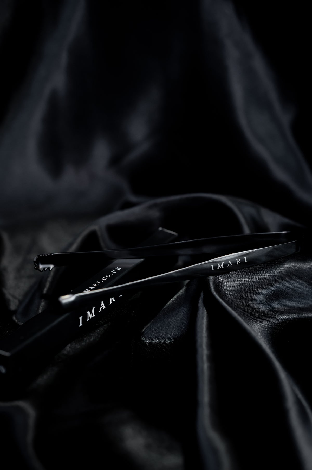 Imari Engraved Tongs - Black