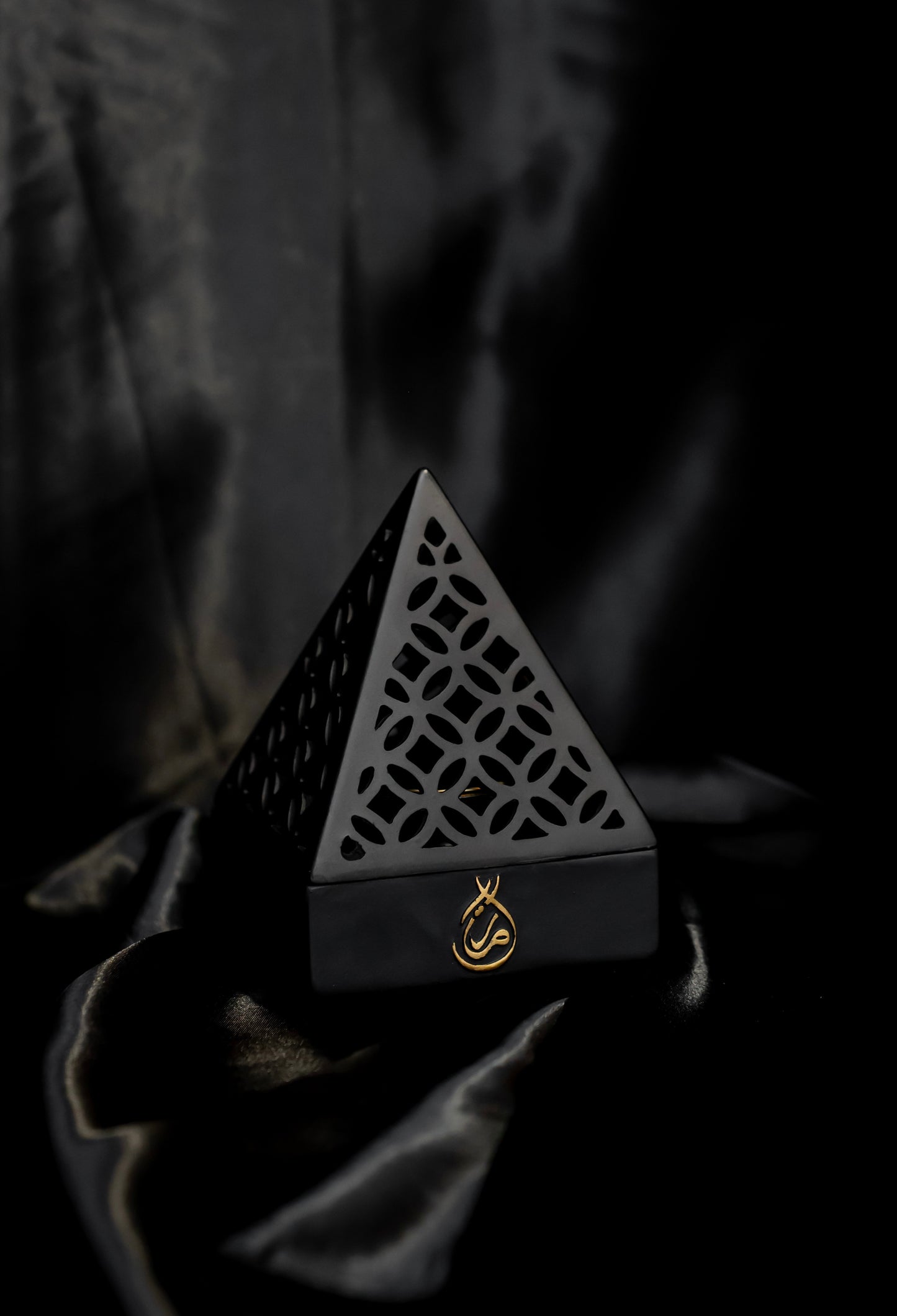 The Pyramid - Black